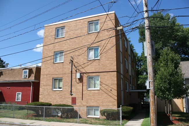 6 Waterloo St in Hyde Park, MA - Foto de edificio - Building Photo