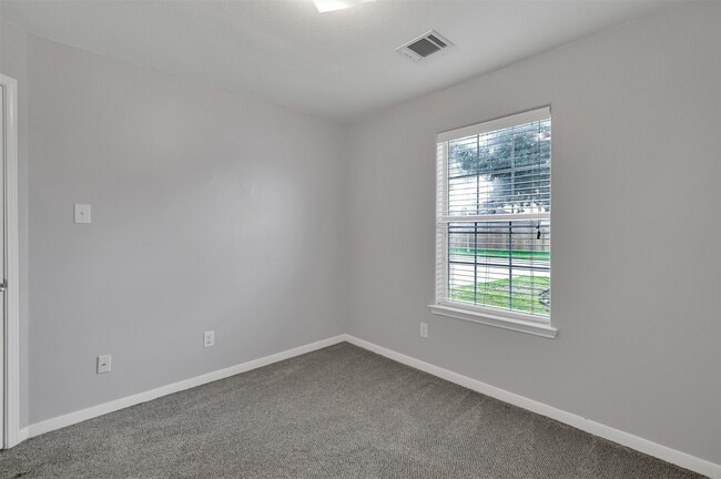 4322 Medina River Loop