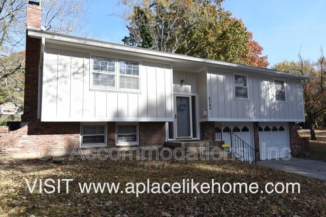 8206 W 57th Terrace in Mission, KS - Building Photo - Building Photo