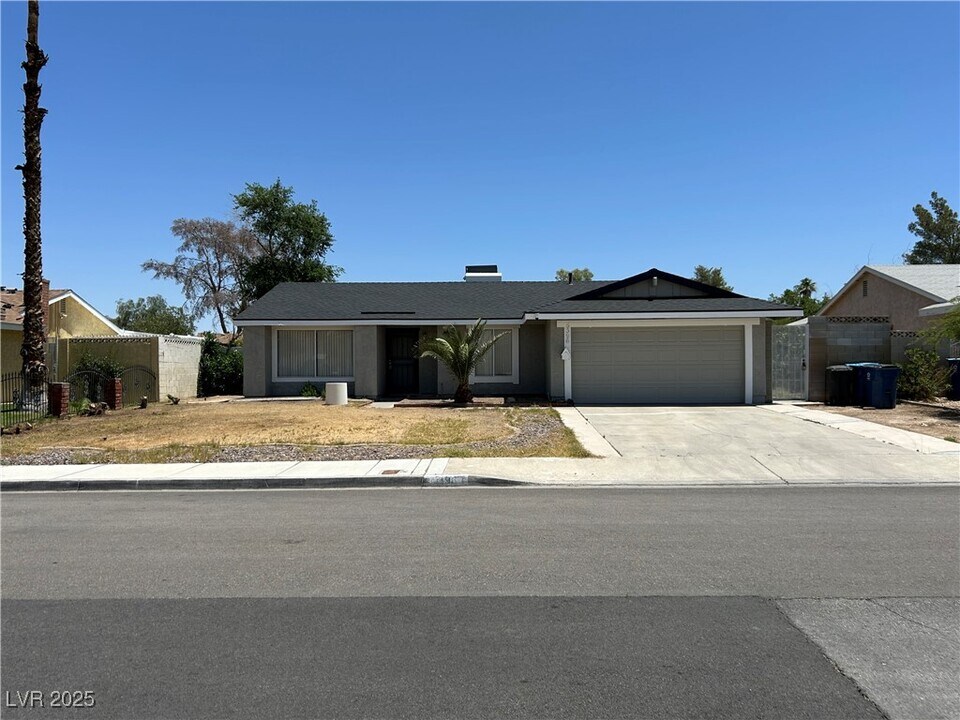 5396 Chestnut St in Las Vegas, NV - Foto de edificio