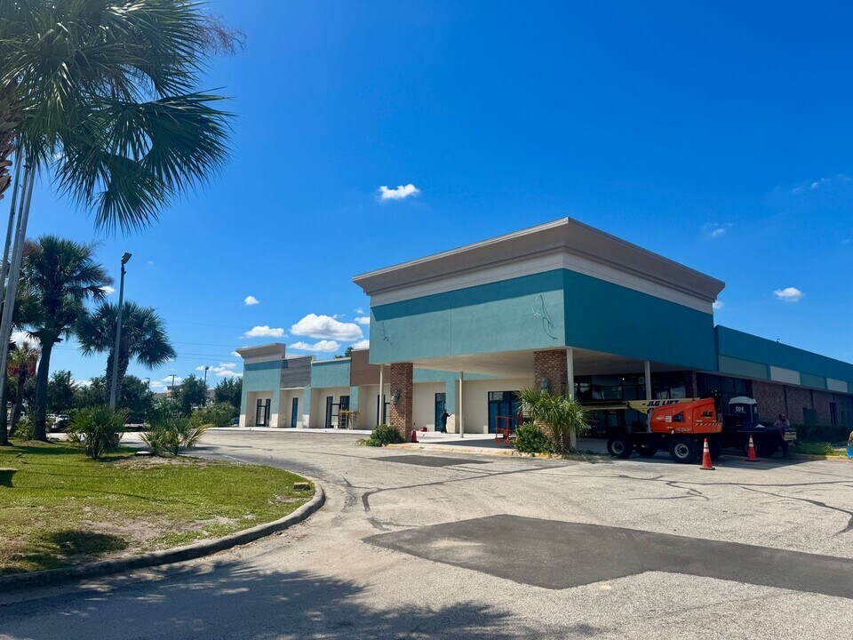7900 S Orange Blossom Trail in Orlando, FL - Building Photo
