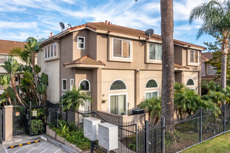 Palermo Townhouse in Costa Mesa, CA - Foto de edificio - Building Photo