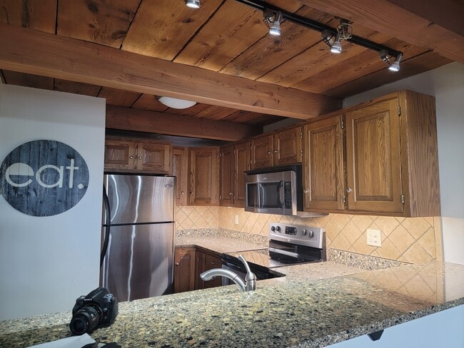 1545 Arboretum Dr, Unit 313 in Oshkosh, WI - Building Photo - Building Photo