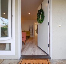 947 Mariposa Ln in St Helena, CA - Building Photo