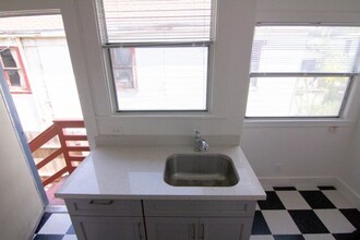1928 36th Ave, Unit 1928 in Oakland, CA - Building Photo - Building Photo