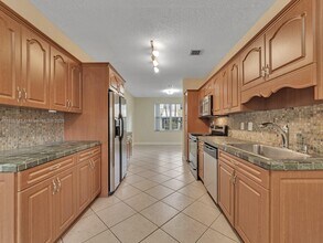 16879 SW 1st Manor in Pembroke Pines, FL - Building Photo - Building Photo