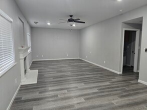 1176 Junction Dr in Manteca, CA - Foto de edificio - Building Photo