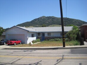 147 Cerro Romauldo Ave in San Luis Obispo, CA - Building Photo - Building Photo