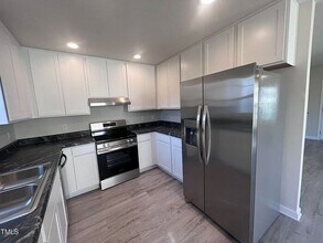 5520 Neuse View Dr in Raleigh, NC - Building Photo - Building Photo