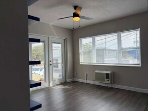 5614 Gulfport Blvd S in Gulfport, FL - Building Photo - Building Photo