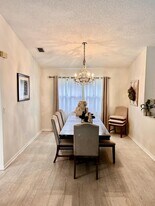 2153 Amesbury Cir in Wellington, FL - Building Photo