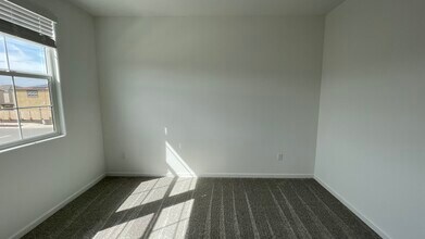 8851 Boes Way in Sacramento, CA - Building Photo - Building Photo