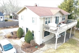 92 James Cir in Mashpee, MA - Foto de edificio