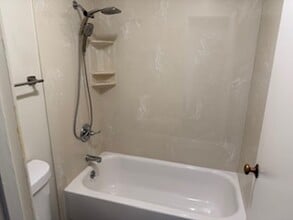 802 N Delaware St, Unit Apt 212 in San Mateo, CA - Building Photo - Building Photo