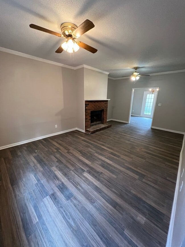217 Carl Nichols Dr in Pelham, AL - Building Photo - Building Photo