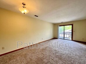530 Courtwood Ln in Hendersonville, NC - Building Photo - Building Photo