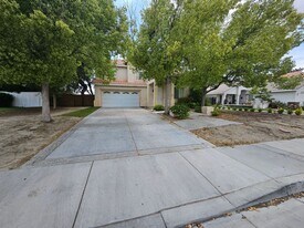 37147 Alder St in Palmdale, CA - Building Photo