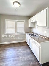 931 Helmsdale Rd in Cleveland Heights, OH - Building Photo - Building Photo