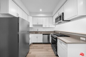 5612 Lexington Ave in Los Angeles, CA - Building Photo - Building Photo