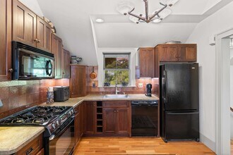 9 Ashby St in Groton, CT - Building Photo - Building Photo