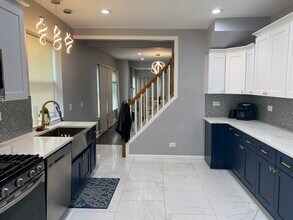 8027 S Kimbark Ave in Chicago, IL - Foto de edificio - Building Photo