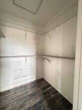 2085 E Silverado Ranch Blvd in Las Vegas, NV - Building Photo - Building Photo