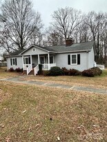 705 Washington Ln in Kannapolis, NC - Building Photo