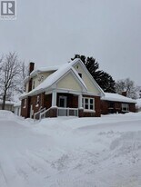 48 Drury Ln in Barrie, ON - Building Photo