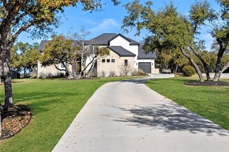 316 Stockman Dr in Dripping Springs, TX - Building Photo - Building Photo