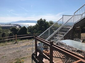 2809 Eldridge Avenue in Bellingham, WA - Building Photo