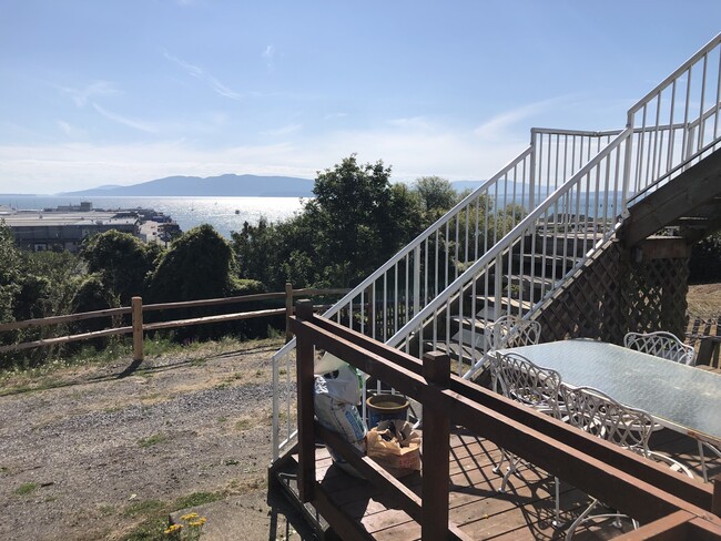 property at 2809 Eldridge Avenue