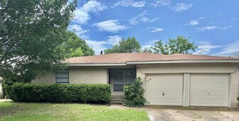 2358 Inadale Ave in Dallas, TX - Building Photo