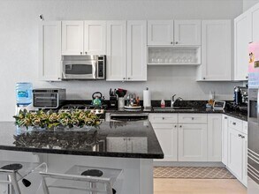 150 E Robinson St, Unit 2906 in Orlando, FL - Foto de edificio - Building Photo