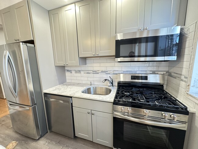 7 Carol Ave, Unit 6