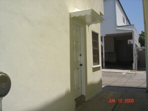 917 15th St, Unit E in Santa Monica, CA - Building Photo - Building Photo