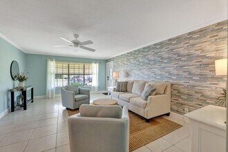 215 Manatee Ln in Fort Pierce, FL - Building Photo - Building Photo