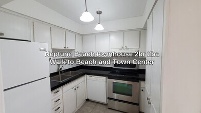 615 3rd St in Neptune Beach, FL - Building Photo - Building Photo