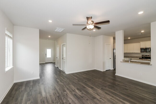 7610 Thrips Ln in Richmond, TX - Building Photo - Building Photo