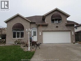 2810 Mangin Cres in Windsor, ON - Building Photo