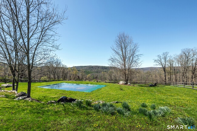 41 Cherry Hill Rd in Cornwall, CT - Building Photo - Building Photo