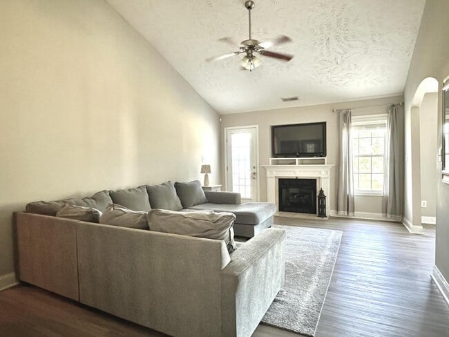 591 Copper Creek Dr in Raeford, NC - Building Photo - Building Photo