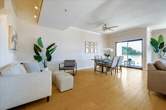 430 Portofino Dr in San Carlos, CA - Building Photo - Building Photo