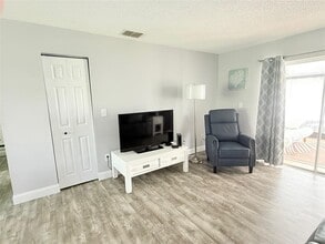 3357 38th St S in St. Petersburg, FL - Building Photo - Building Photo