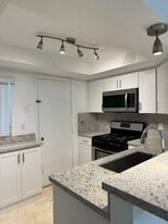 7803 SW 88th St, Unit F-114 in Miami, FL - Building Photo