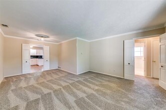 8222 Lullwater Dr in Dallas, TX - Building Photo - Building Photo