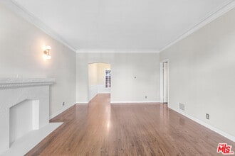 6053 Scenic Ave in Los Angeles, CA - Building Photo - Building Photo
