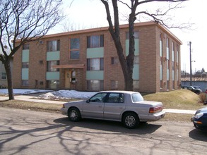 1010 Lafond Ave in St. Paul, MN - Foto de edificio - Building Photo