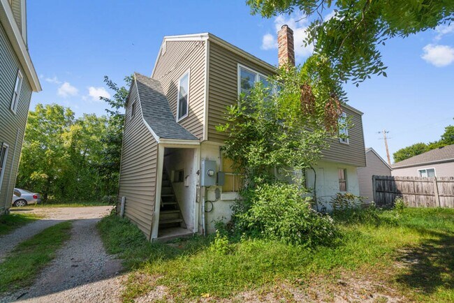 1632 Waterloo Rd in Cedar Falls, IA - Building Photo - Building Photo