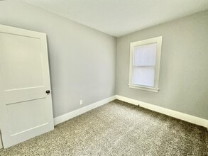 1129 Woodward Ave in Beloit, WI - Building Photo - Building Photo