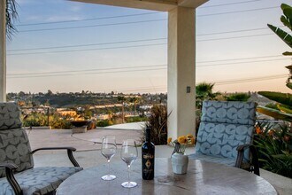 2922 Managua Pl in Carlsbad, CA - Foto de edificio - Building Photo